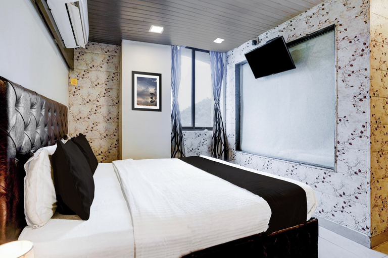 Room 3, Collection O Thane, Thane
