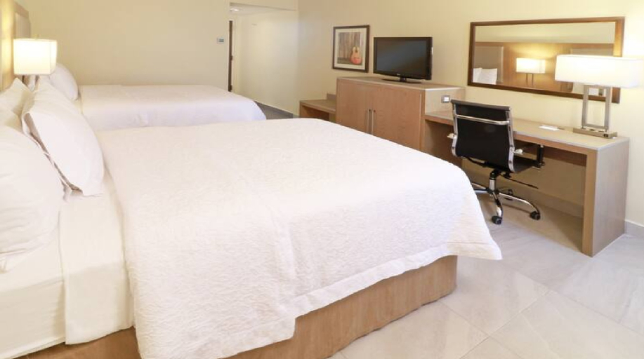 Bedroom 3, Hampton Inn by Hilton Monterrey-Airport, Apodaca