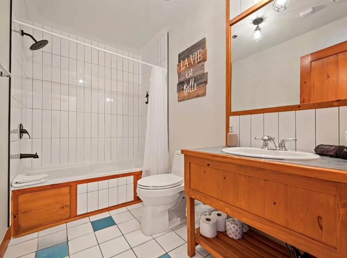 Bathroom 3, Tremblant-Les-Eaux – RVMT, Les Laurentides