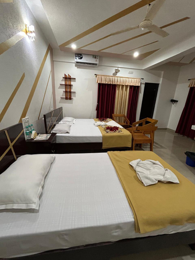 Bedroom, Royal comfort Inn, Bangalore