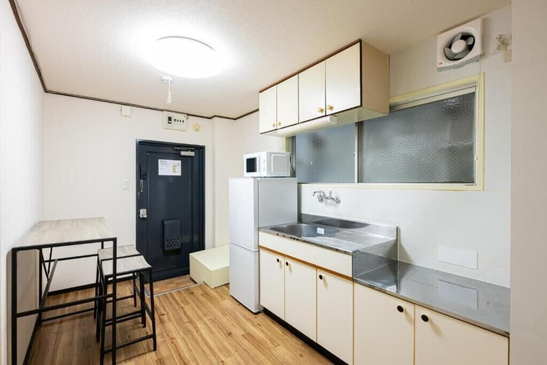 Private kitchen 3, Haimu Ekiminami 2, Fukuoka