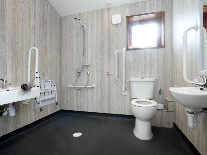 Interior 5, Garwnant White Willow Premium, Merthyr Tydfil
