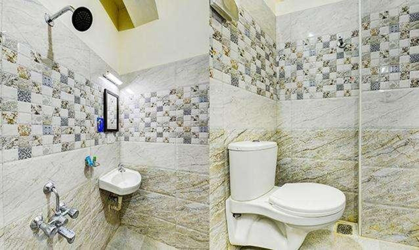 Bathroom 5, Fabhotel Sky Bay, Chennai