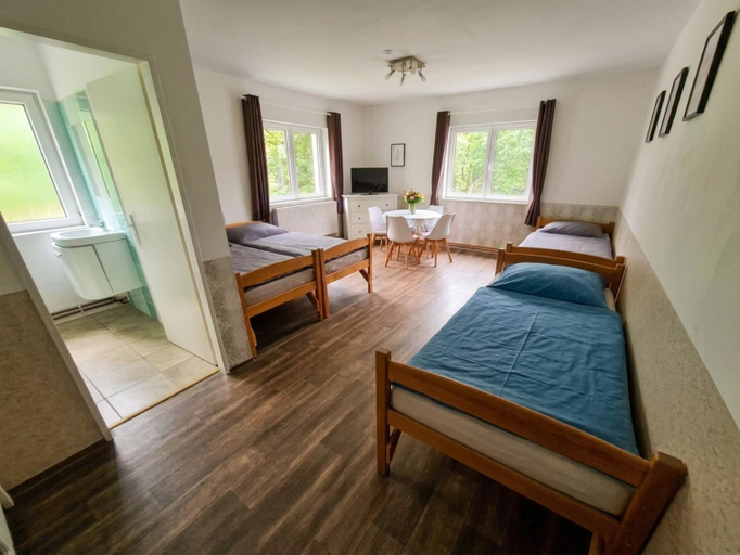 3, Penzion U jezera, Tachov