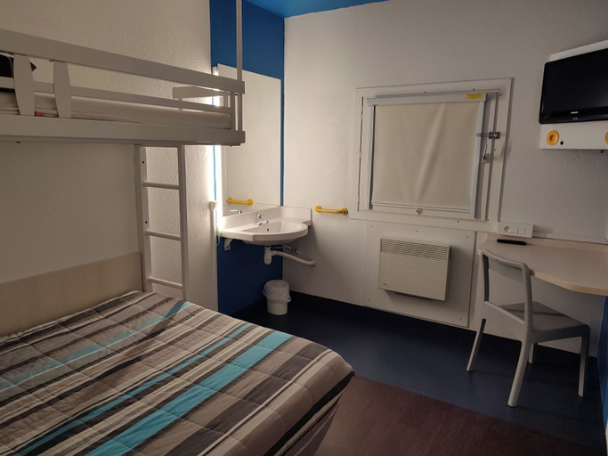 Bedroom 5, Tip Hotel Cambrai, Nord