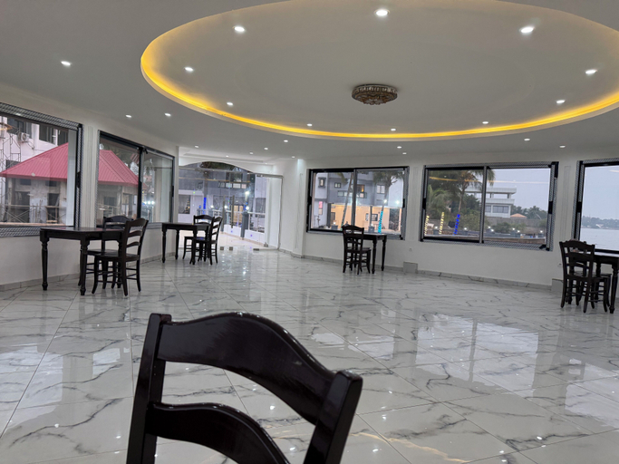 Food & Drinks 4, Setifana Sea view, Conakry