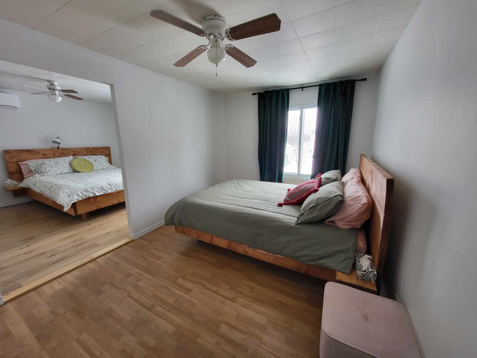 Bedroom 2, KWE Café & Auberge, Témiscouata