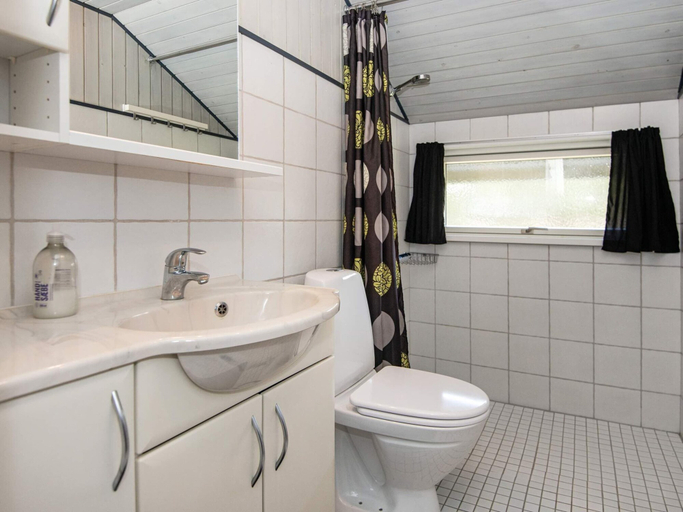 Bathroom, 4 Star Holiday Home in Blavand, Varde