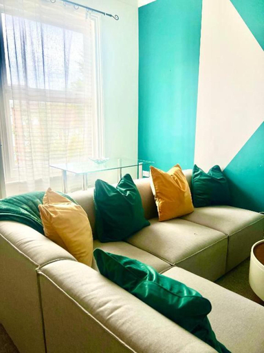 Living area, 2 베드 플랫 - 5명 숙박 가능 - 반려동물 - 주차 - 와이파이, Leicester