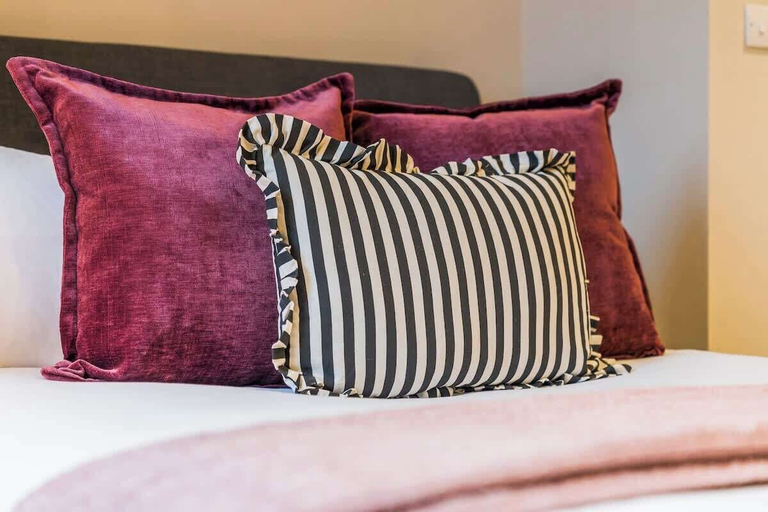 Room 3, Modern 2BR Apt in Leeds Arena Uni City Hub Stay, Leeds