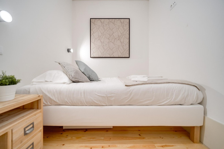 Room 5, Bonjardim City Flats - Garden Views, Porto