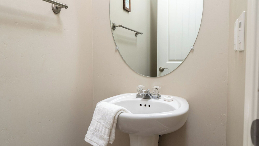Interior 3, Tranquility by Avantstay Spa + Firepit + BBQ Minutes to Downtown Paso Robles, San Luis Obispo