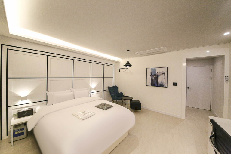 Others 5, Arden Hotel, Cheonan