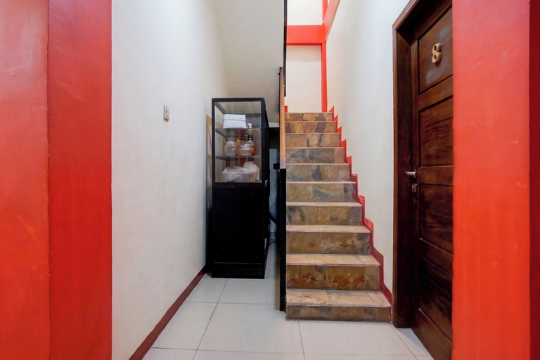 Lobby 3, Hotel O near City of Tomorrow Mall formerly Vandhela Homestay, Surabaya