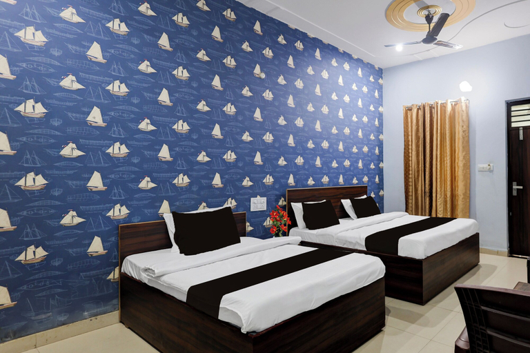 Room 4, Super Collection O Iskcon Vrindavan, Mathura