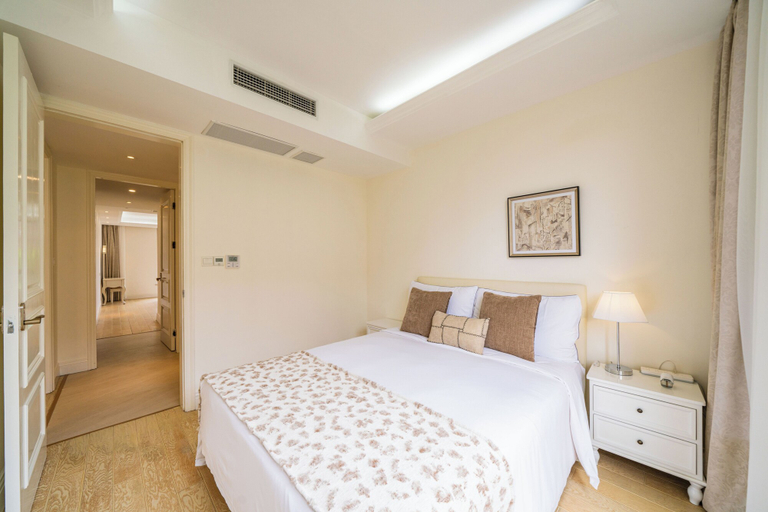 Room 4, Tyms Gubei International Plaza 3BR Apt, Shanghai