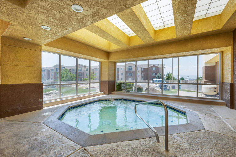 Sport & Beauty 5, Comfort Inn And Suites Orem Provo, Utah