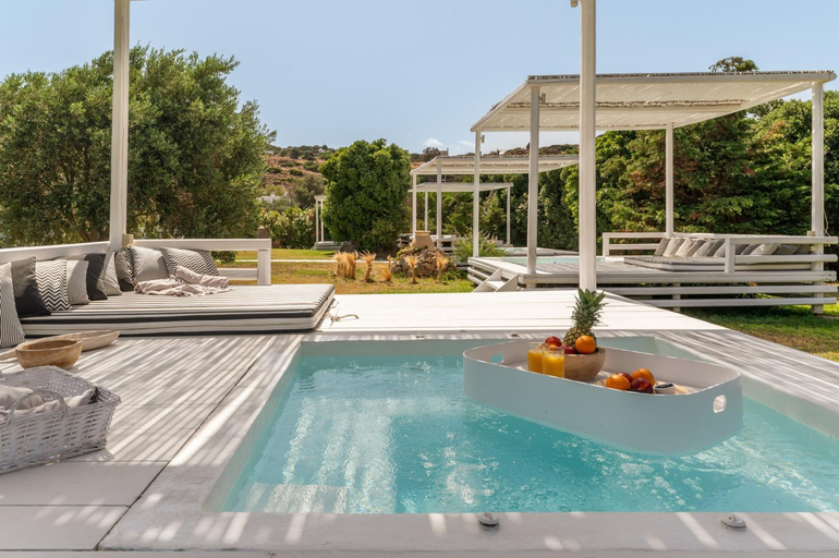 Sport & Beauty 2, Ow Andros Suite 5,Private Whirlpool, South Aegean