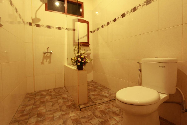 Bathroom 3, Loris Homestay, Gianyar