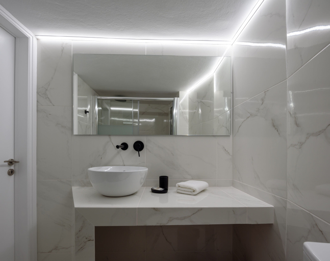 Bathroom 3, Acropolis Grand Apartment, Attica