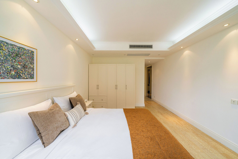 Room 5, Tyms Gubei International Plaza 3BR Apt, Shanghai