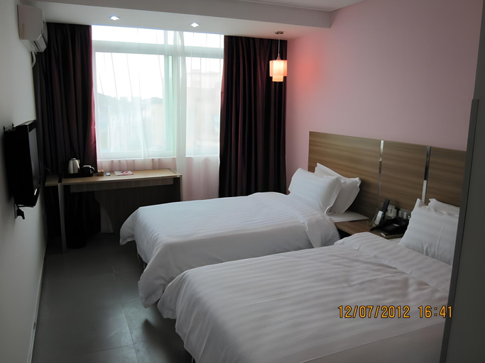 Bedroom 3, Dragon Hotel 168 Yingbin Road, Guangzhou