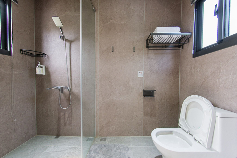 Bathroom, Yuye Shanyin camping, Pingtung