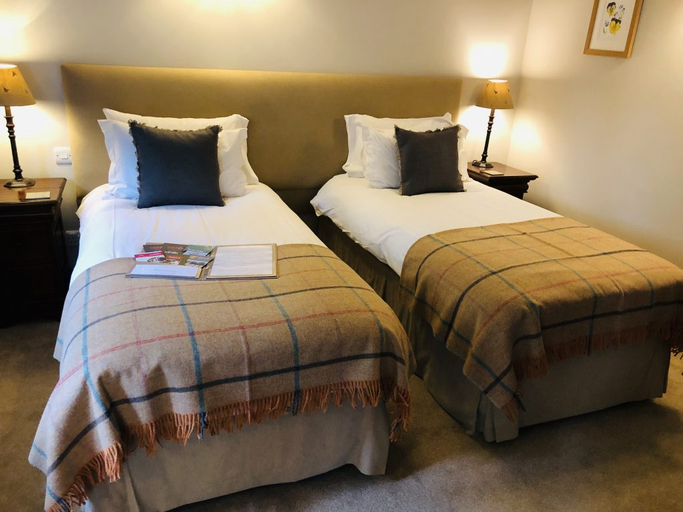 Bedroom 2, Halfway Bridge, West Sussex