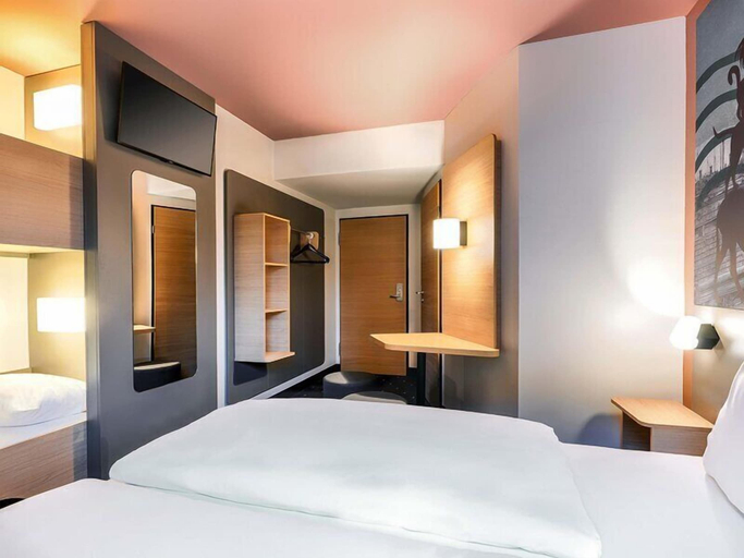 Bedroom 4, B&B Hotel Bremen-City, Bremen