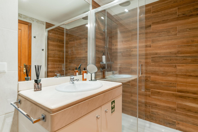 Bathroom 2, Elena Apartment by Atlantic Holiday, Funchal