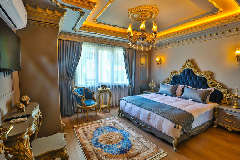 Bedroom 2, Real King Suite Hotel, Yomra