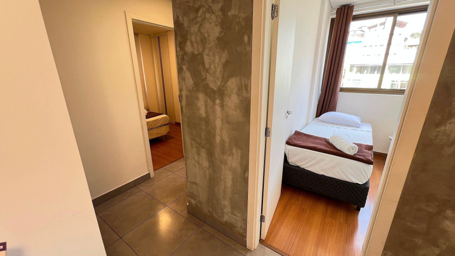 Room 3, LK SGutierrez 1, Belo Horizonte