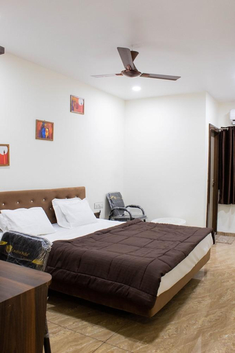 Bedroom 4, kiwi inn hotel, Indore