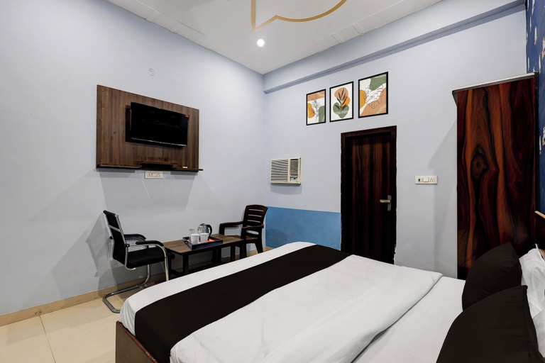 Room 2, Super Collection O Iskcon Vrindavan, Mathura