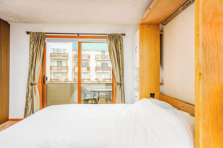 Interior 5, Second-floor Base Studio w/ Murphy Bed Near Alyeska, Anchorage