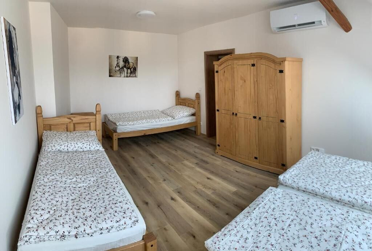 Room 2, Apartmány Statek Bezdědice, Beroun