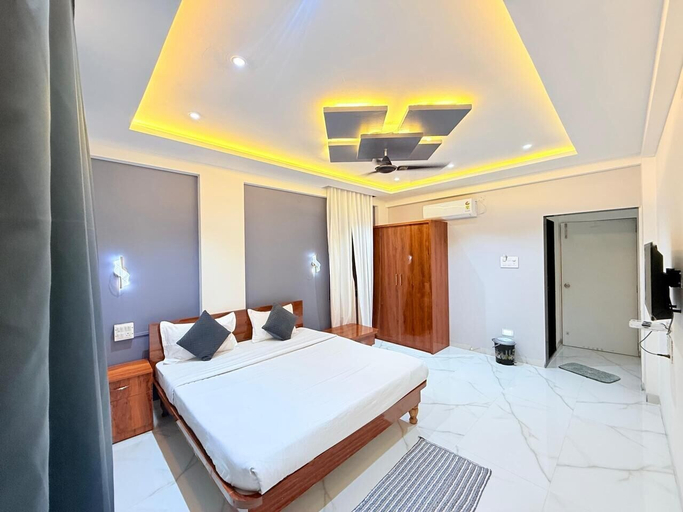 Room 4, Shree Siddhivinyak Executive Lodging, Satara