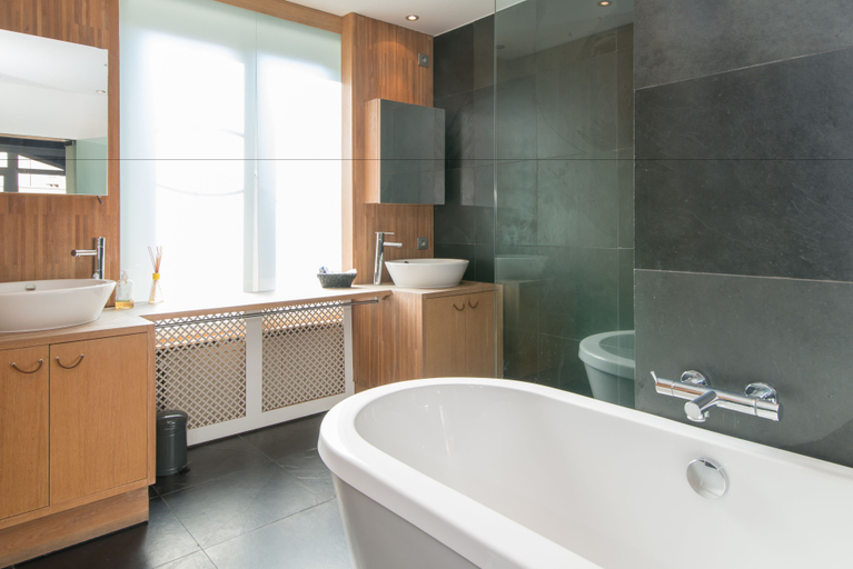 Bathroom 4, App De Panne 2, West-Vlaanderen