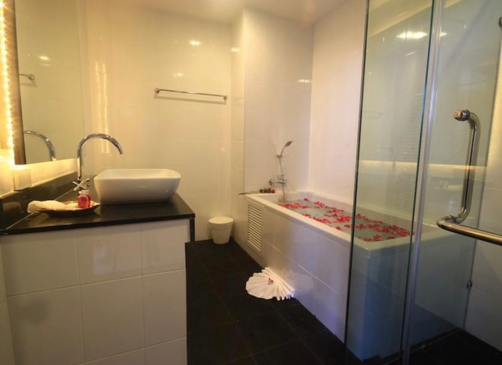 Bathroom, Aqua Maya Phuket, Phuket Island