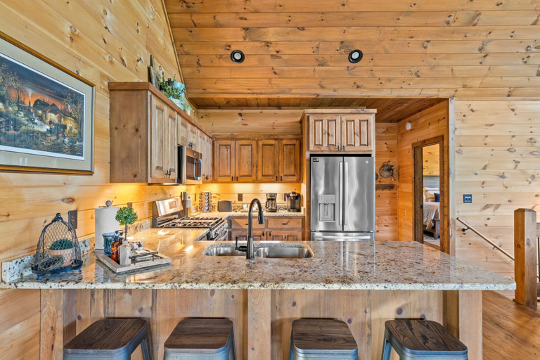 Room 2, Surreal Views Outdoor Fireplace Pool Table Hot Tub, Fannin