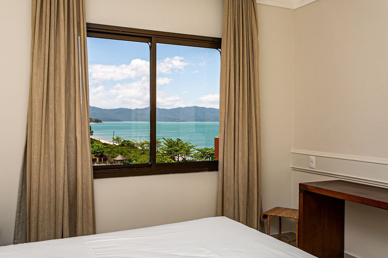 Room 5, Suite With sea View in Amazing Resort Jbv327, Florianopolis