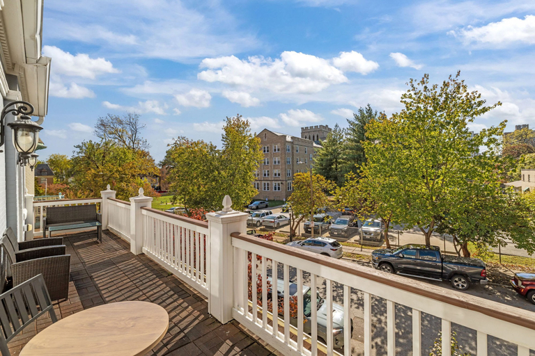Room 2, Near Forest Park Central West End - Sleeps 6, Saint Louis
