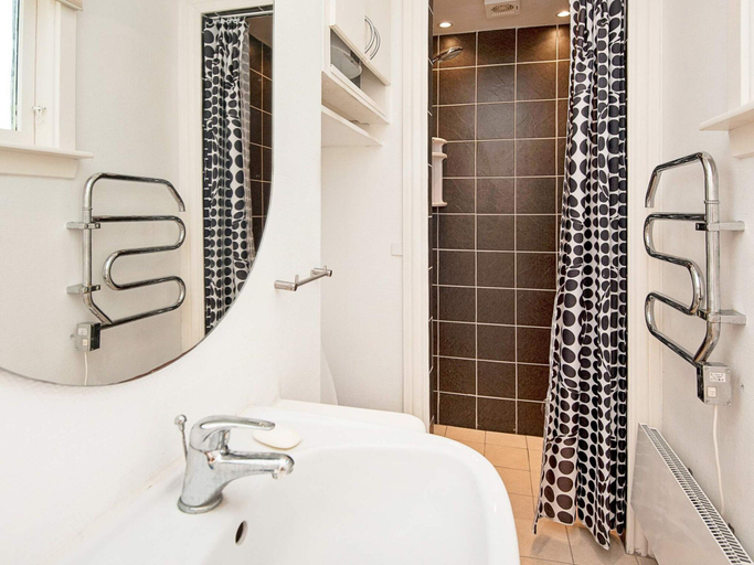 Bathroom 5, 8 Person Holiday Home in Glesborg, Norddjurs