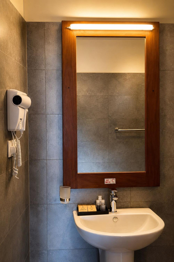 Bathroom 2, Oak Ray Sky Terrace, K.F.G. & G. Korale