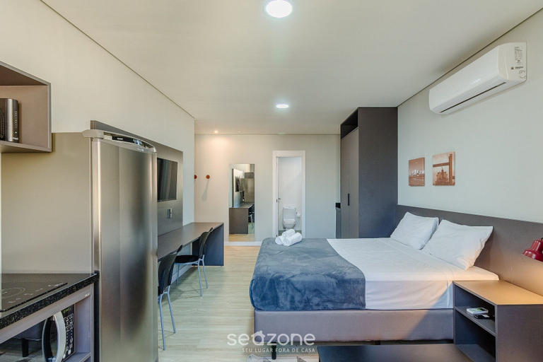 Room 3, Studio Downtown Near Ccmq - Tco0501, Porto Alegre