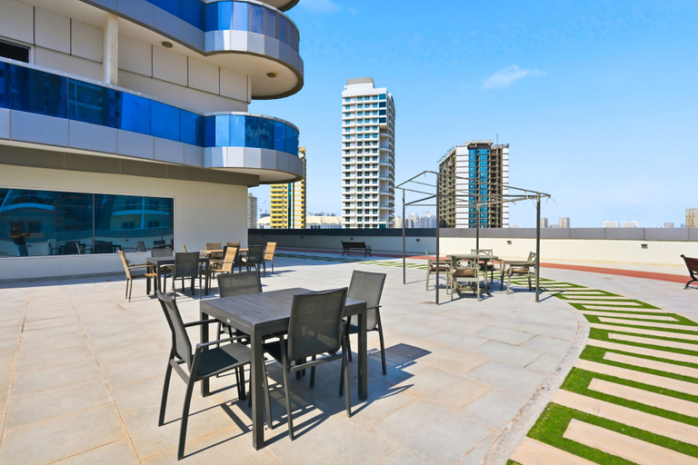 Outdoor dining, Bloomfields Studio in Hera Tower, Dubai