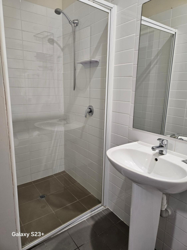 Bathroom 5, Royal Hotel Gympie, Cooloola - Gympie only