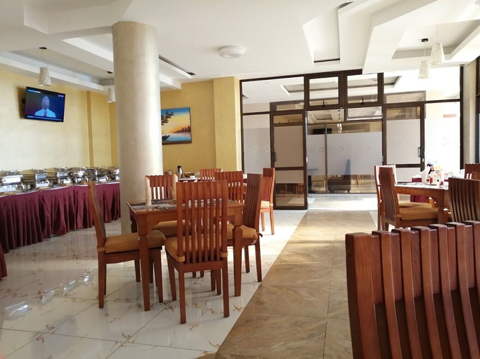 Food & Drinks 5, Grand Winston Hotel, Bahati