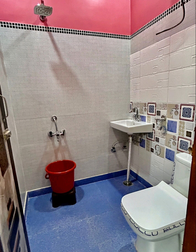 Bathroom 3, Hotel Jaipur Palace Near Red Fort, Delhi