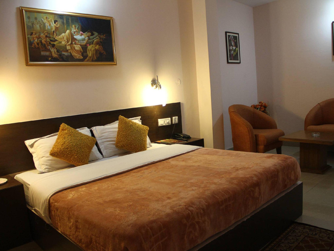 Bedroom 2, Neovedic Resort, Solan
